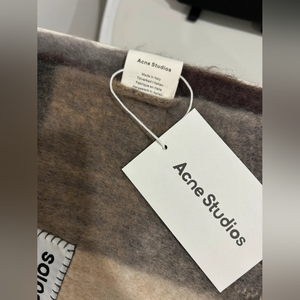 Acne Studios Scarf - Picture 4 of 5
